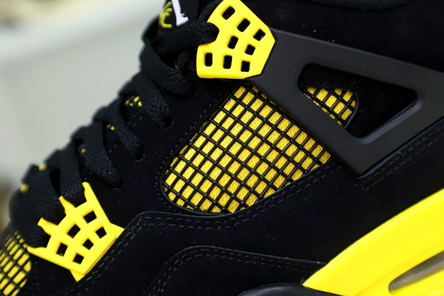 2023  Jordan Air Jordan4 thunder 0827